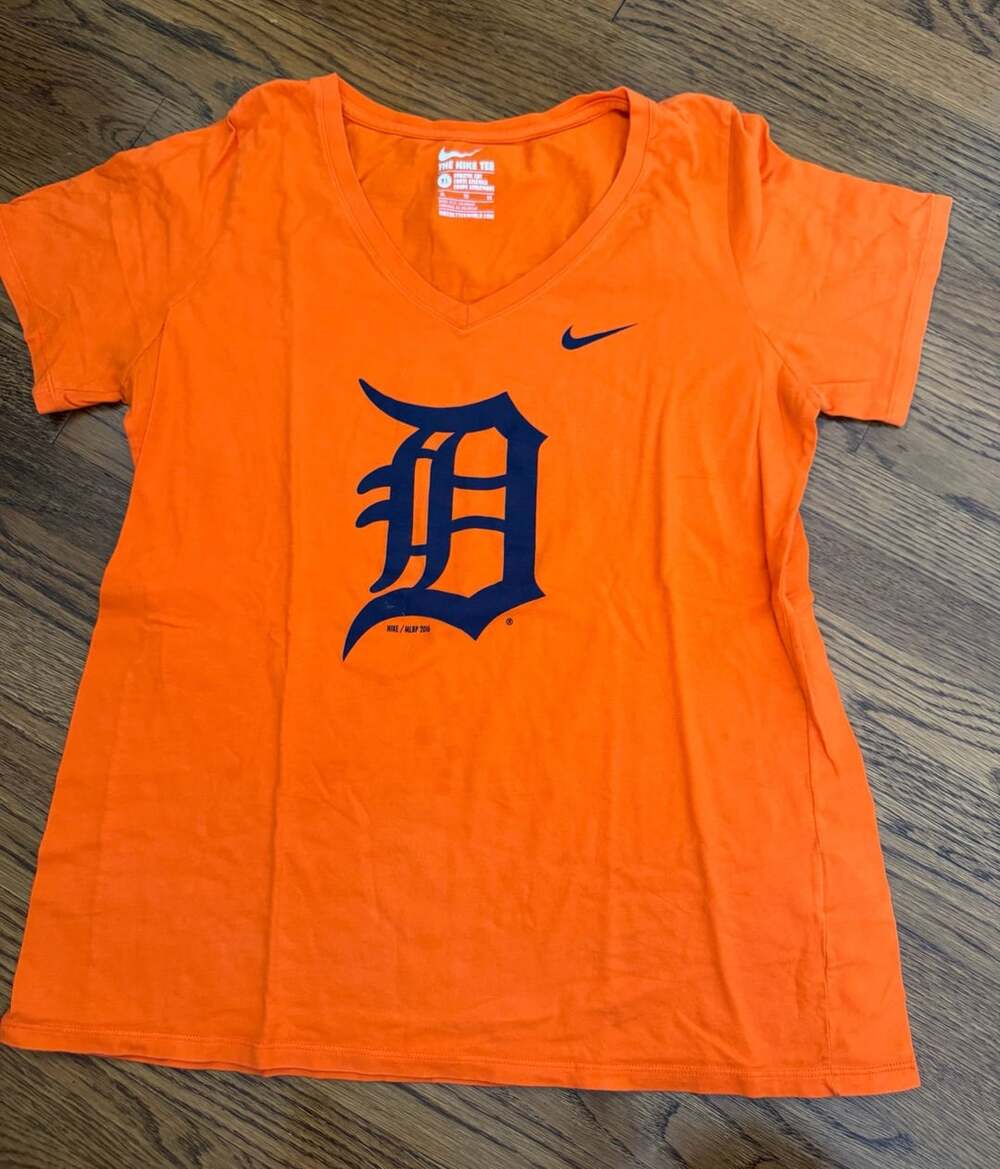 Nike Detroit Tigers V-Neck T-Shirt Size XL Orange MLB Graphic Tee